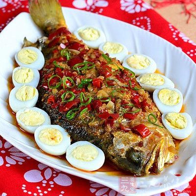 魚也是過年餐桌上的必備品，寓意豐衣足食，年年有余