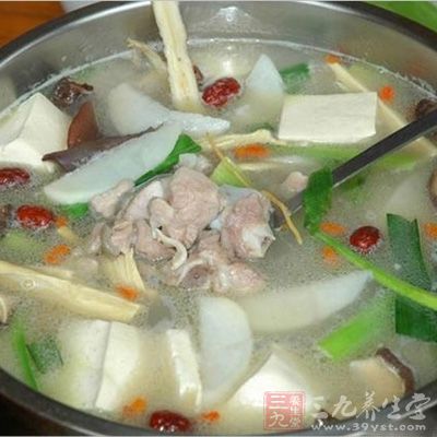 蓮藕雪耳羊肉湯怎麼做