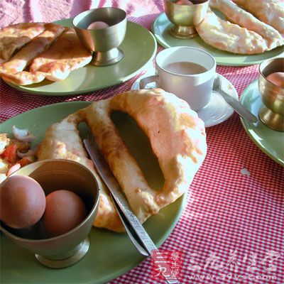 而選少糖的豆漿或不加糖的清漿比喝米漿好