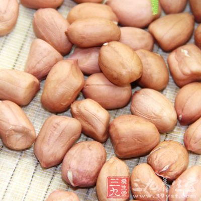 原料:花生、牛奶適量 原料:花生、牛奶適量