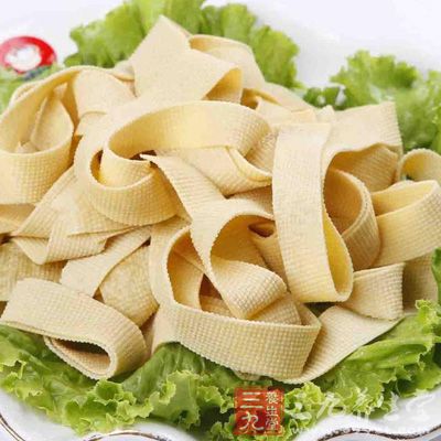 鹹橄榄二十余顆,豆腐皮30克 鹹橄榄二十余顆,豆腐皮30克