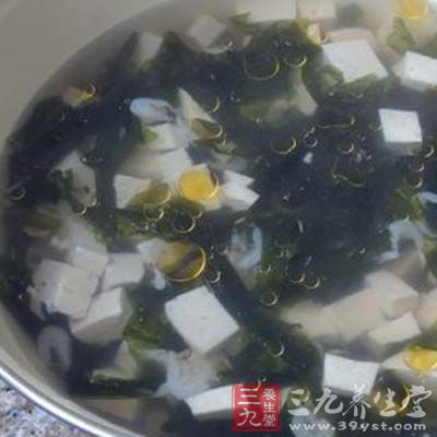 蝦皮50克,洗淨後泡發;嫩豆腐200克 蝦皮50克,洗淨後泡發;嫩豆腐200克