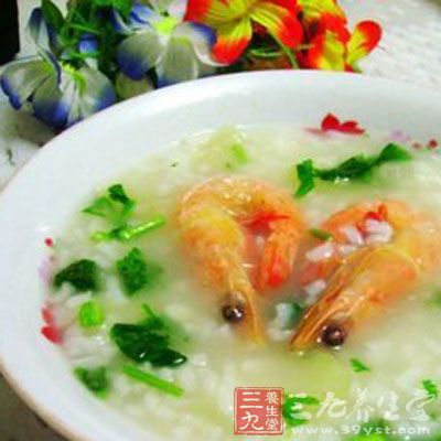 冬瓜400克,冷米飯300克,大蝦8只,鹽、香菜適量 冬瓜400克,冷米飯300克,大蝦8只,鹽、香菜適量