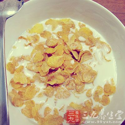 鮮果玉米片+烤土司 鮮果玉米片+烤土司