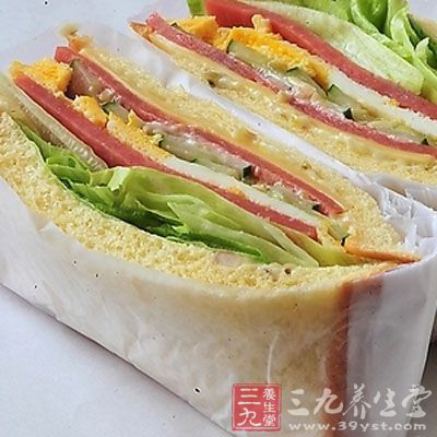 白煮蛋3枚,白吐司面包8片 白煮蛋3枚,白吐司面包8片