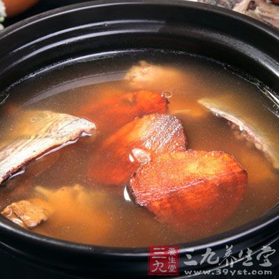冬蟲夏草與老龜一起飲用,有健脾、安神、美白皮膚的功效 冬蟲夏草與老龜一起飲用,有健脾、安神、美白皮膚的功效