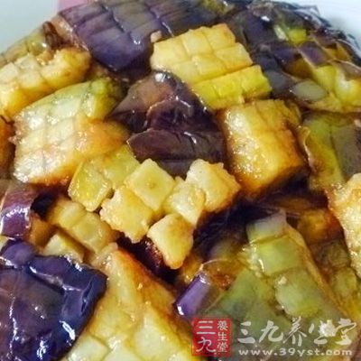 嫩茄子500克,豬肉餡100克 嫩茄子500克,豬肉餡100克