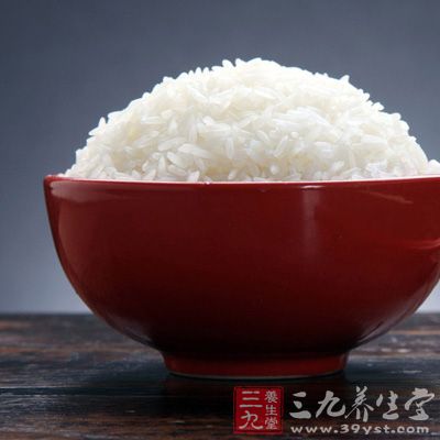米飯2小碗、青芹拌香干、糖醋鯉魚(換掉) 米飯2小碗、青芹拌香干、糖醋鯉魚(換掉)