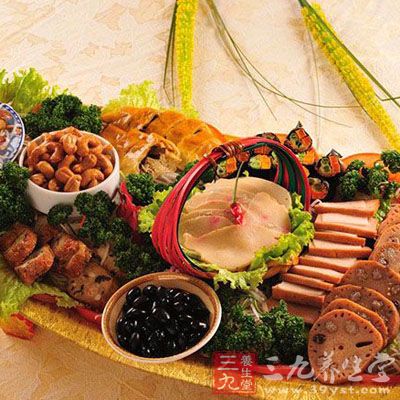 晚餐一定要偏素,以富含碳水化合物的食物為主 晚餐一定要偏素,以富含碳水化合物的食物為主
