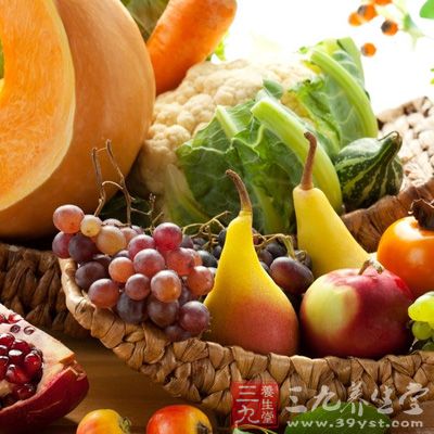 攝入食物像蔬菜、水果、五谷類、魚肉(瘦)、蛋、奶以及豆類等