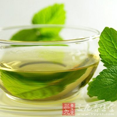 茶多酚可以降低血液中膽固醇和甘油三酯的含量