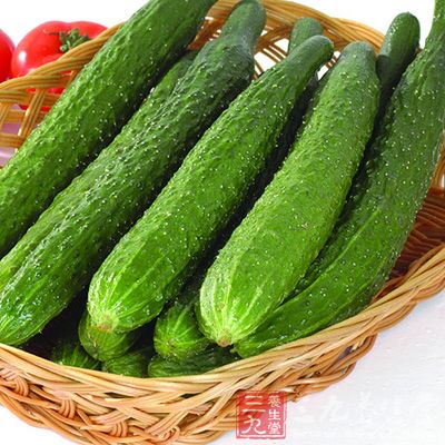 黃瓜所含的細纖維素可促進腸道中腐敗食物的及時排洩 黃瓜所含的細纖維素可促進腸道中腐敗食物的及時排洩