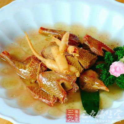 鴿宰後去內髒切碎,與後兩味一起加水炖煮爛,鹽調味,飲湯食肉 鴿宰後去內髒切碎,與後兩味一起加水炖煮爛,鹽調味,飲湯食肉
