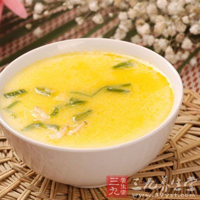 燒一鍋清水，放上蒸隔