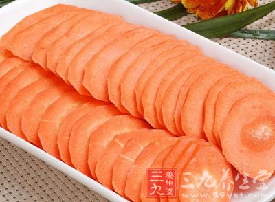 卷心菜1個，胡蘿卜2個