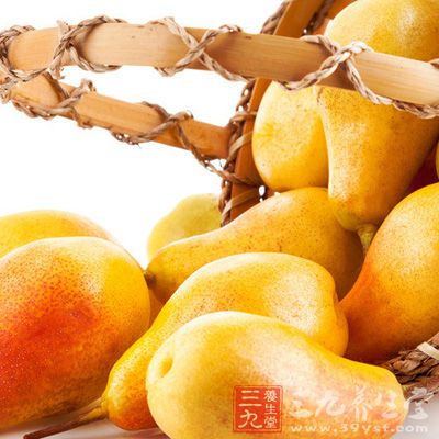 雪梨味甘性寒，含蘋果酸、檸檬酸、維生素B1、B2、C、胡蘿卜素等