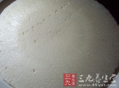 特制茯苓餅烘模一副,即兩塊圓形鐵片,一端有絞鏈相連 特制茯苓餅烘模一副,即兩塊圓形鐵片,一端有絞鏈相連