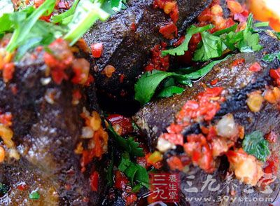 精制水豆腐8片，切成32小塊