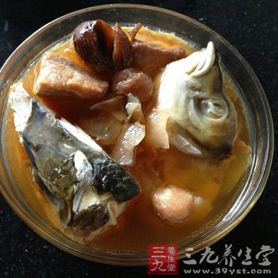 川芎白芷炖魚頭有祛風，消腫，止痛作用