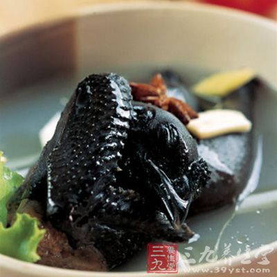 何首烏黑豆烏雞湯