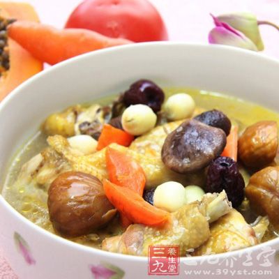 歸雞湯既能補血、活血，又能調經