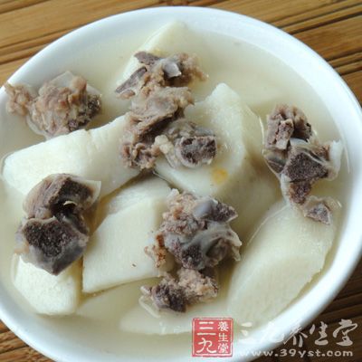 淮山排骨湯生津清火，補腎益氣、養心滋精
