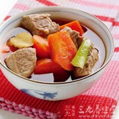 薯仔紅蘿卜煲牛肉