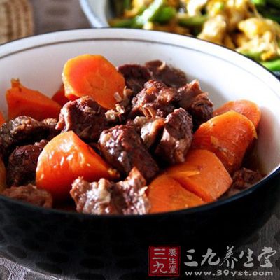 紅酒炖牛肉的做法