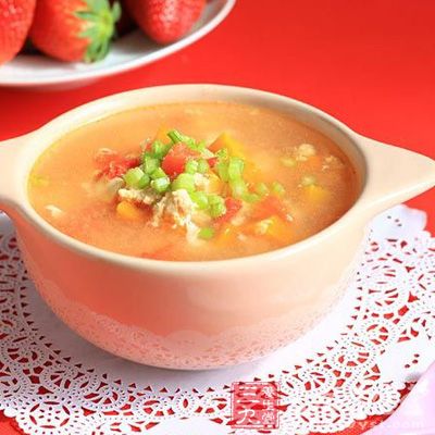 雞胸肉半塊、南瓜1小塊、北豆腐1/3盒、番茄小半個、豌豆粒少許、蛋清1個、香菜碎少許 雞胸肉半塊、南瓜1小塊、北豆腐1/3盒、番茄小半個、豌豆粒少許、蛋清1個、香菜碎少許