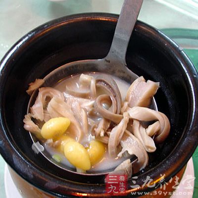 胡椒性子溫熱，溫中散寒