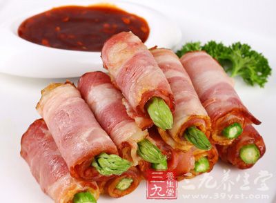 好吃的培根蘆筍卷
