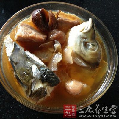 川芎白芷炖魚頭