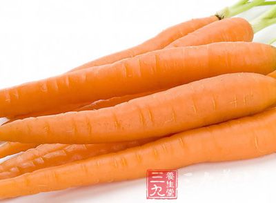 准備二百克豬肝,三百克豆腐,一百克胡蘿卜,蔥花、姜末、蒜片適量 准備二百克豬肝,三百克豆腐,一百克胡蘿卜,蔥花、姜末、蒜片適量
