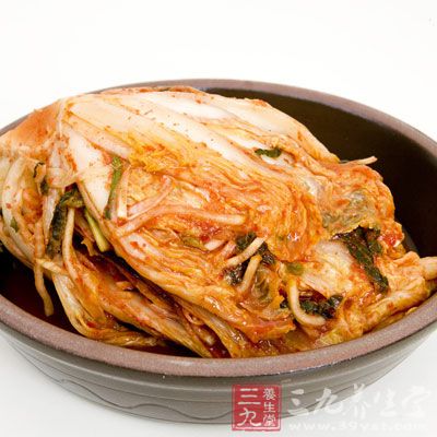 白菜5000克，辣椒100克，鹽500克，生姜250克，米醋1000克