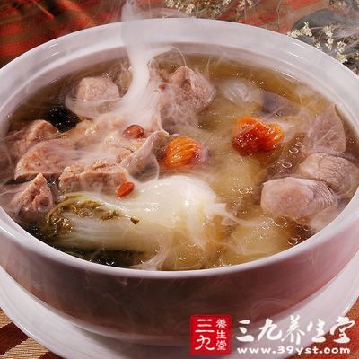 冬季,由於自然界陰盛陽衰,寒氣襲人,極易損傷人體的陽氣,所以冬季養生應從斂陰護陽出發 冬季,由於自然界陰盛陽衰,寒氣襲人,極易損傷人體的陽氣,所以冬季養生應從斂陰護陽出發