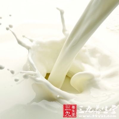 體質虛弱的老年人,冬季可常吃炖母雞、瘦肉、蹄筋,常喝牛奶、豆漿等,可增強體質 體質虛弱的老年人,冬季可常吃炖母雞、瘦肉、蹄筋,常喝牛奶、豆漿等,可增強體質