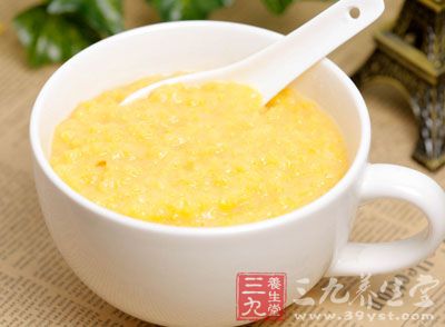 玉米歸入胃、膀胱二經，因而具有健脾益胃的功效