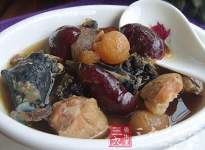 阿膠大棗烏雞湯