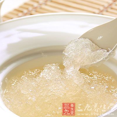 椰杏汁炖甜官燕
