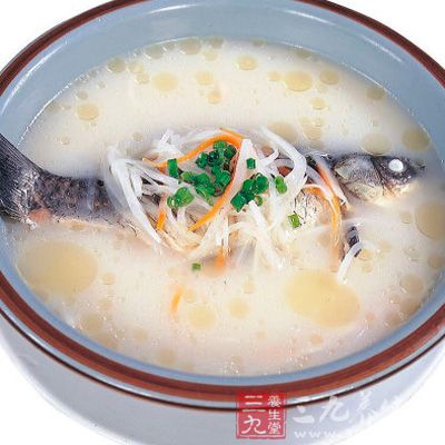 百合鲫魚湯