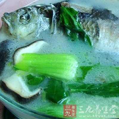 鲫魚青菜湯