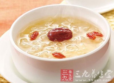 銀耳紅棗湯