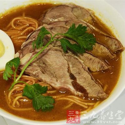 咖哩牛肉湯面