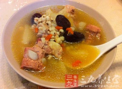 枸杞薏米排骨湯