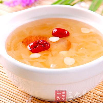 杏仁雪梨瘦肉湯