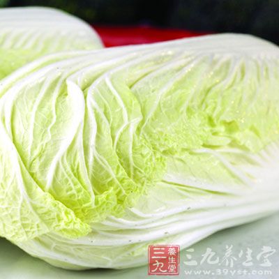 治燥熱干咳痰少，口、鼻、唇干燥者