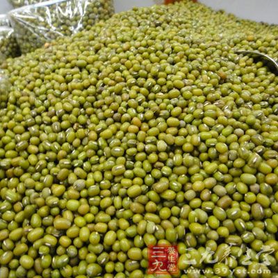 味甘，性涼，有清熱、解毒、祛火之功效