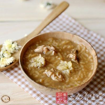 核桃松仁粟米羹美容又健胸