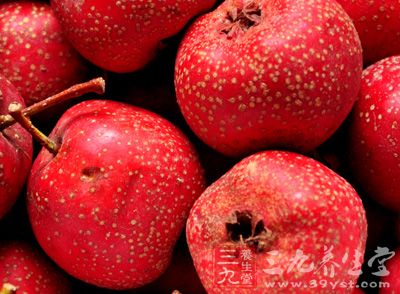 材料:山楂500克,干荷葉200克,薏苡仁200克,甘草100克。 材料:山楂500克,干荷葉200克,薏苡仁200克,甘草100克。