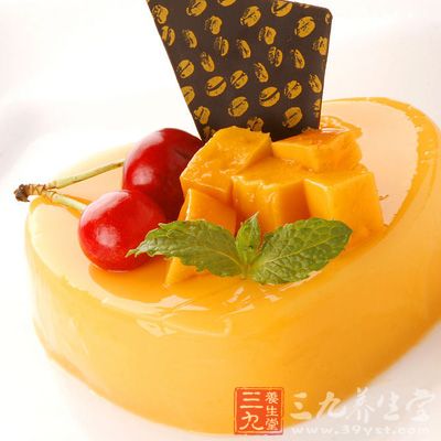 玫瑰花沖入800ml開水,泡玫瑰茶湯待用; 玫瑰花沖入800ml開水,泡玫瑰茶湯待用;